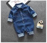 Combinaison en jean pour bébé