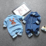Combinaison en jean pour bébé