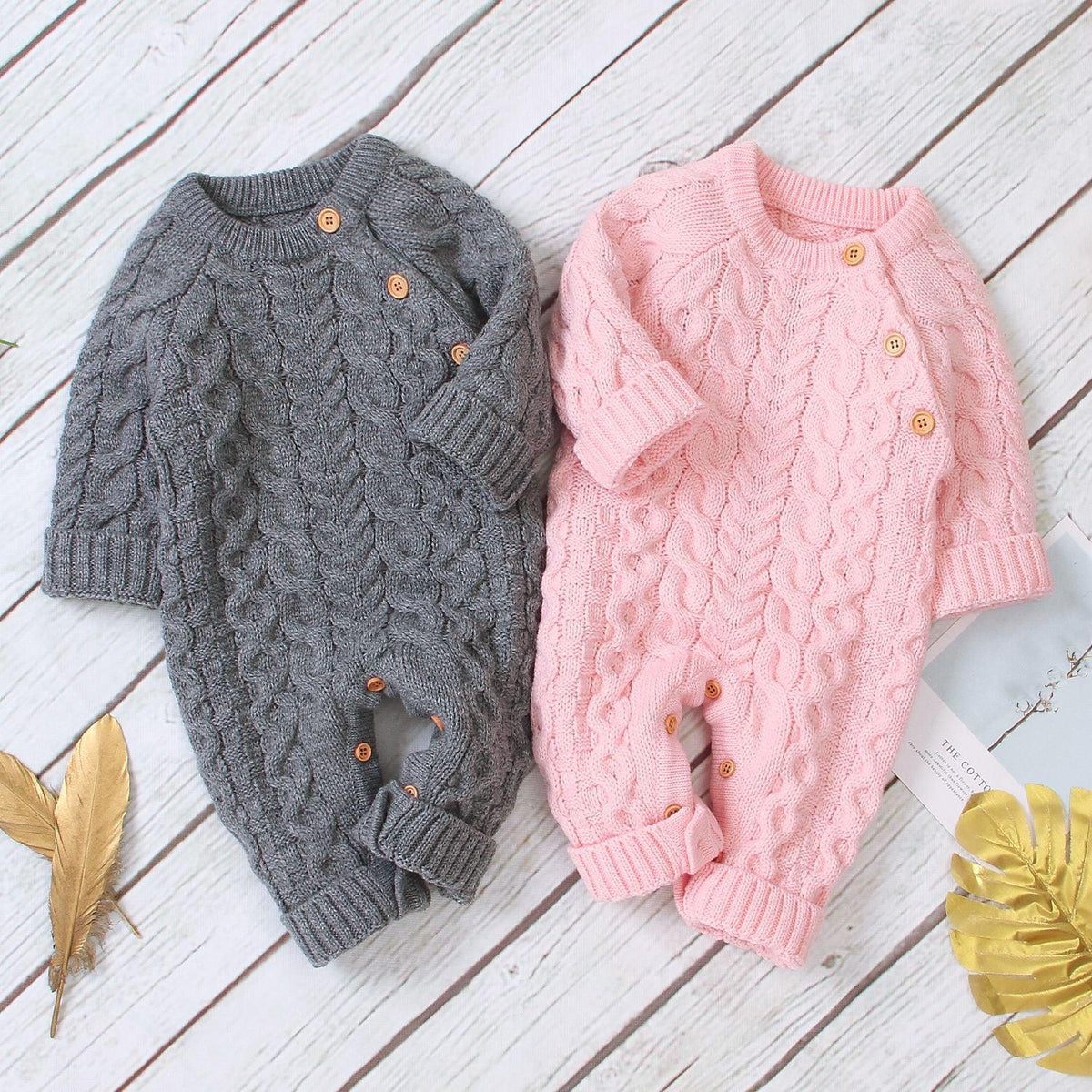 Combinaison pour bébé en tricot de couleur unie
