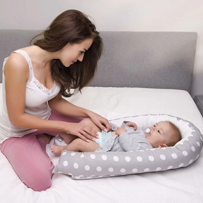 Réducteur de Lit Bébé - Sécurité et Confort | DreamCocoon