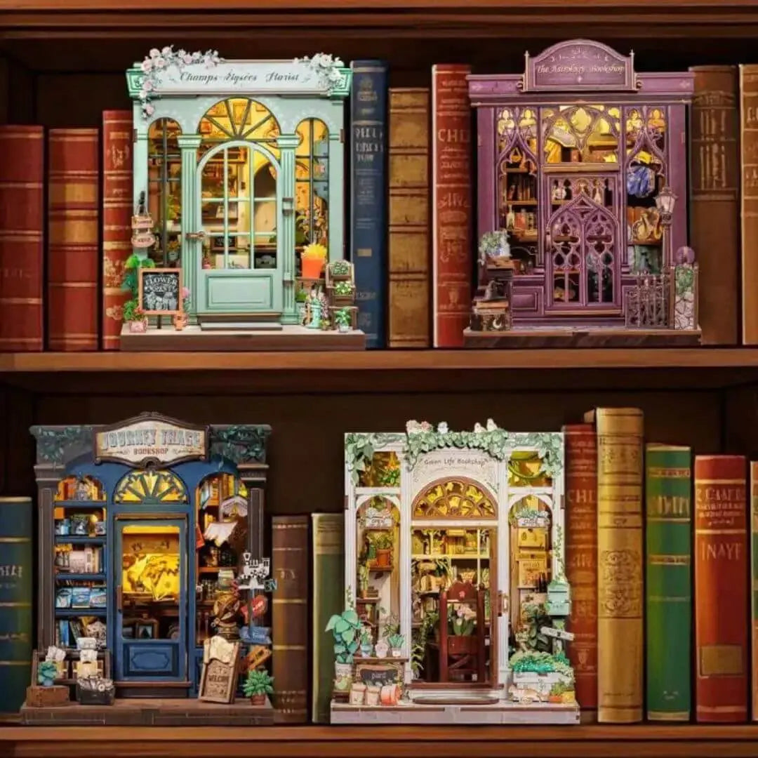 Book Nook Librairie de Voyage - Journey Trace Bookshop