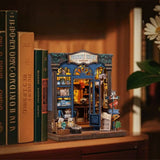 Book Nook Librairie de Voyage - Journey Trace Bookshop