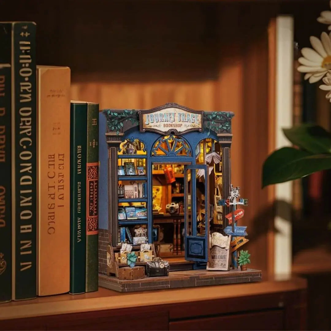 Book Nook Librairie de Voyage - Journey Trace Bookshop