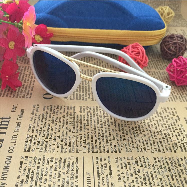 lunettes de soleil colorées pour enfants