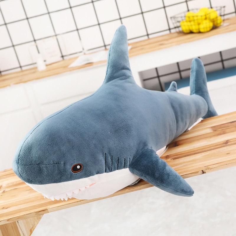 Grande peluche de requin pour enfant
