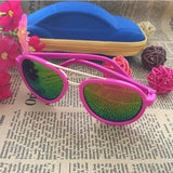 lunettes de soleil colorées pour enfants