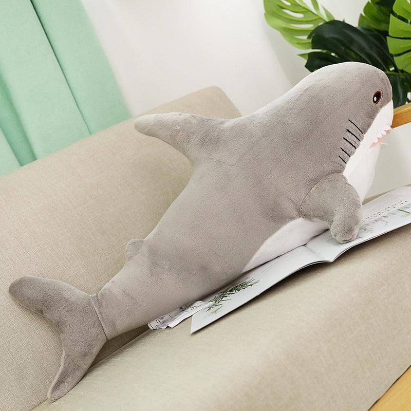 Grande peluche de requin pour enfant