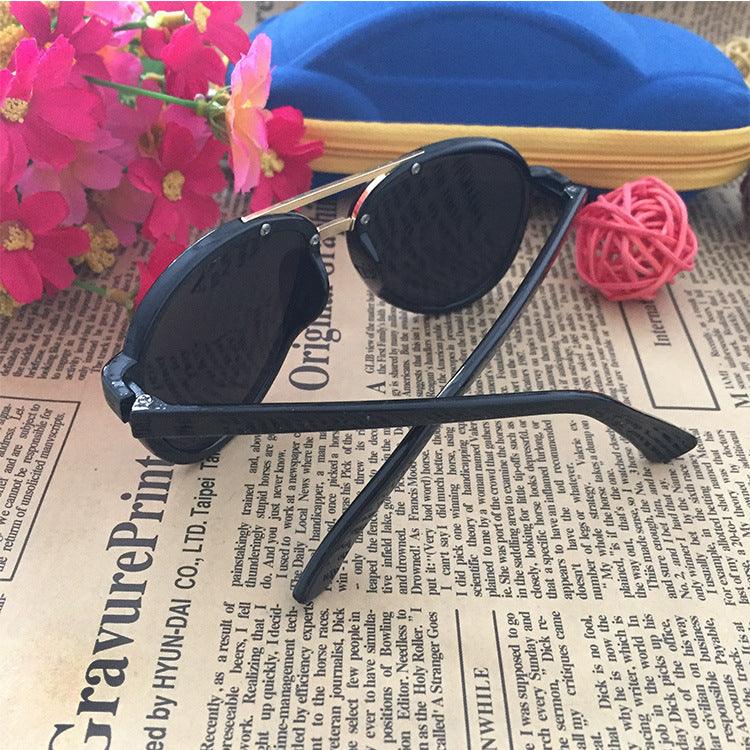lunettes de soleil colorées pour enfants