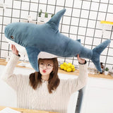 Grande peluche de requin pour enfant