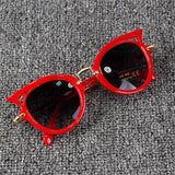 lunettes de soleil yeux de chat pour enfants