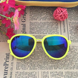 lunettes de soleil colorées pour enfants