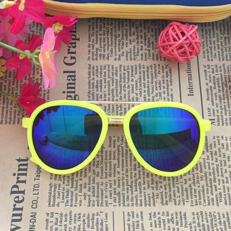 lunettes de soleil colorées pour enfants