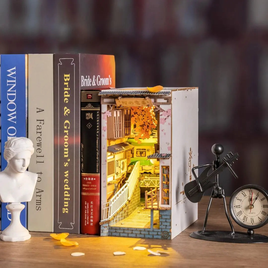 Kit DIY Book Nook Sakura Densya - TokyoRail