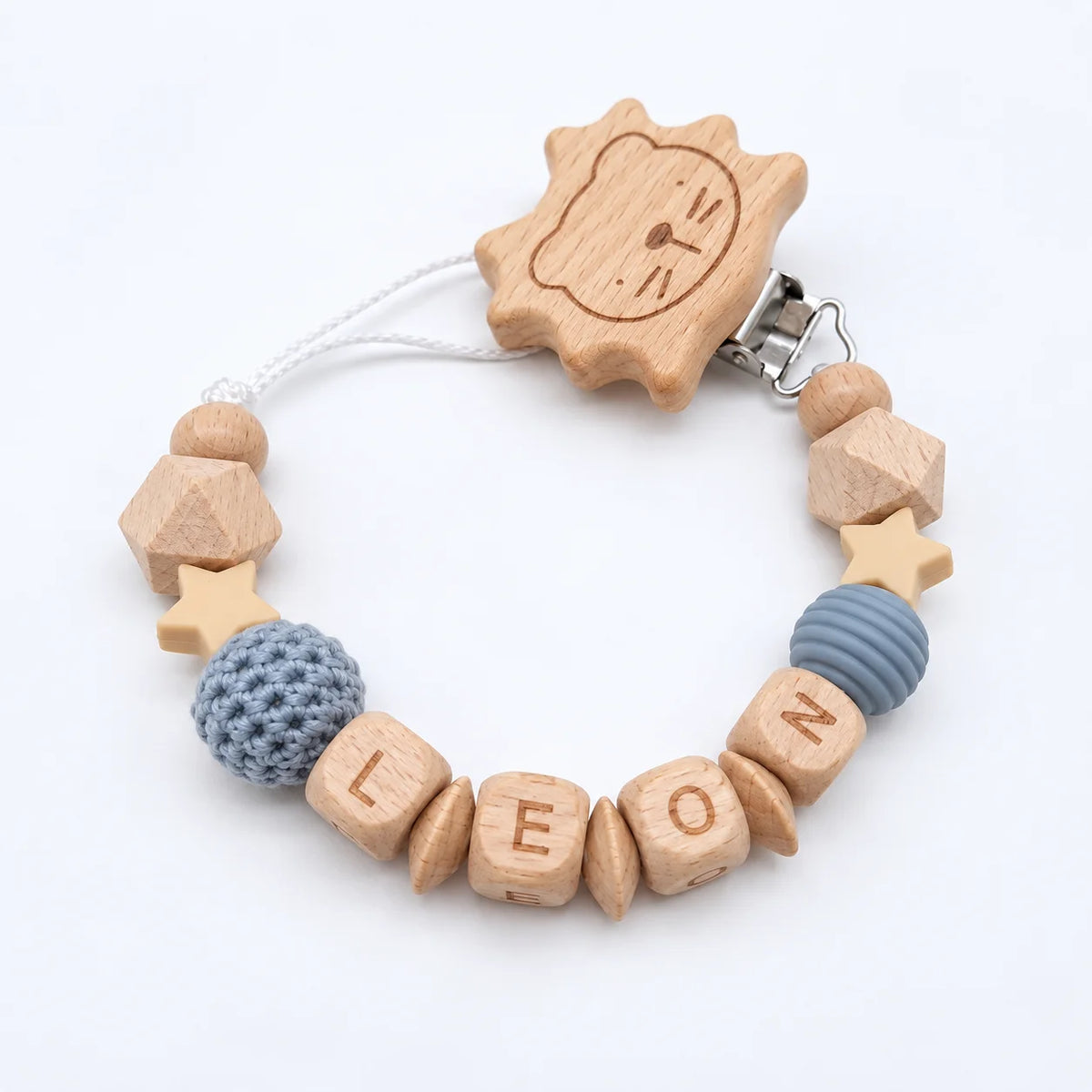 Attache-tétine personnalisée prénom, perles en bois et lion au crochet – Cadeau de naissance