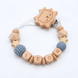 Attache-tétine personnalisée prénom, perles en bois et lion au crochet – Cadeau de naissance