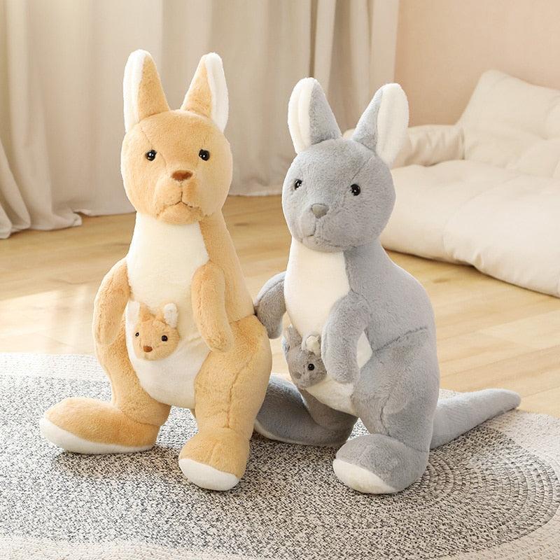 Maman kangourou en peluche avec son bébé