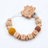 Attache-tétine personnalisée prénom, perles en bois et lion au crochet – Cadeau de naissance