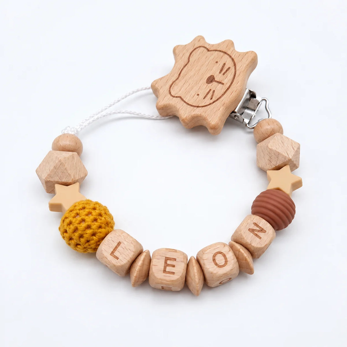 Attache-tétine personnalisée prénom, perles en bois et lion au crochet – Cadeau de naissance