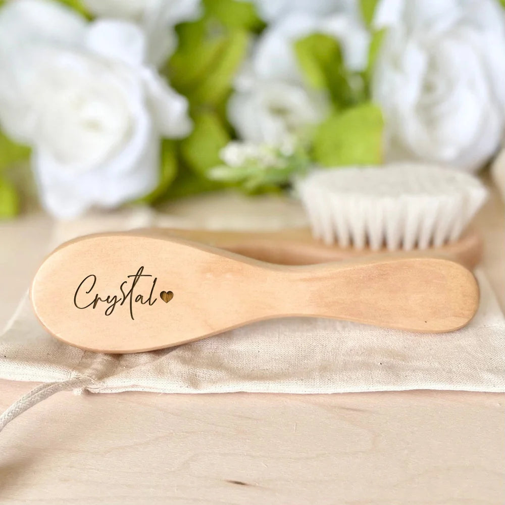 Brosse à cheveux bébé personnalisée au prénom en bois – Cadeau de naissance