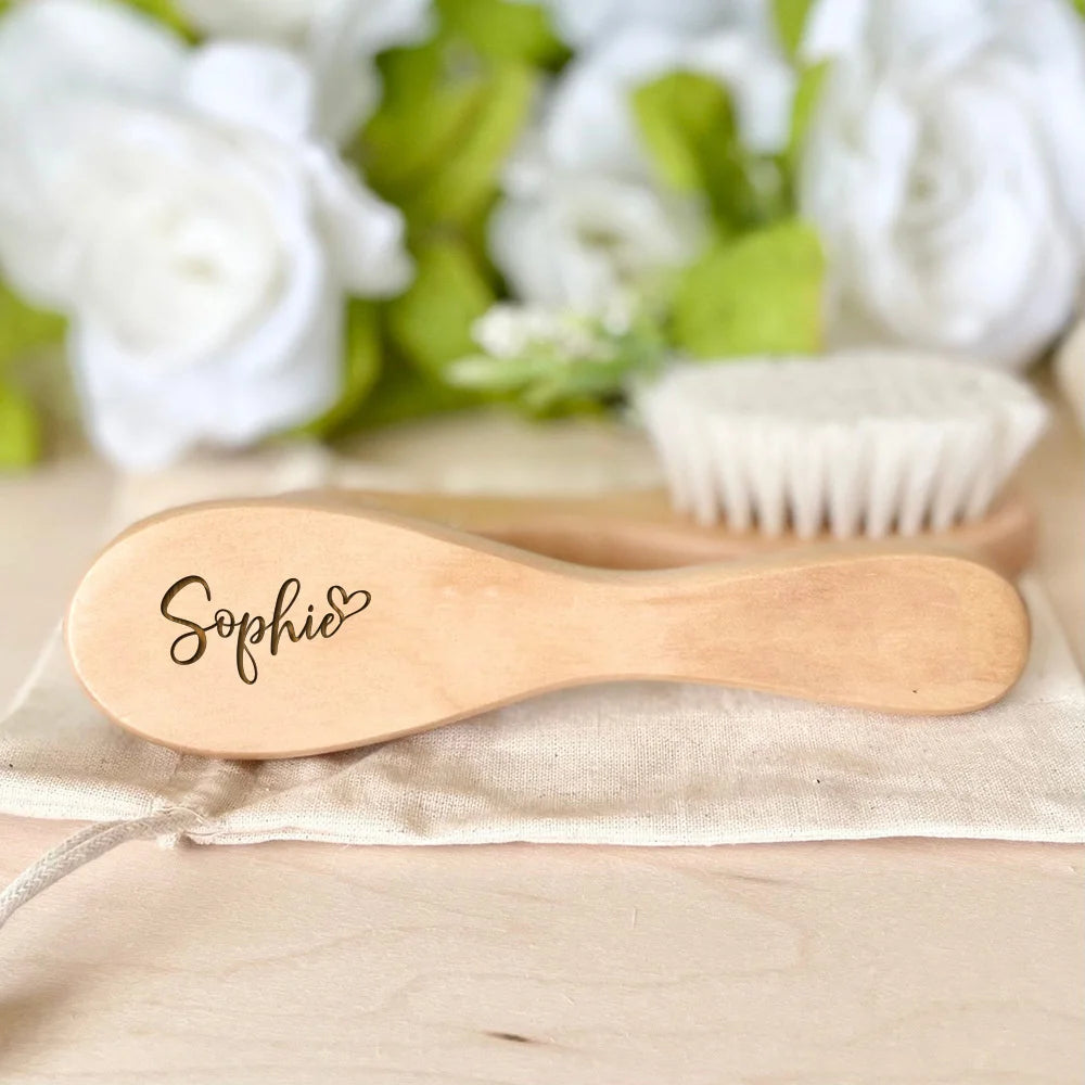 Brosse à cheveux bébé personnalisée au prénom en bois – Cadeau de naissance