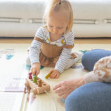 Voiture en Bois Montessori Figurines  – MiniPeople