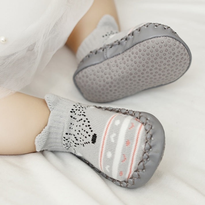 Chaussettes de Sol Bébé Cartoon GripKnit – Douces, Antidérapantes et Adorables