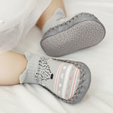 Chaussettes de Sol Bébé Cartoon GripKnit – Douces, Antidérapantes et Adorables