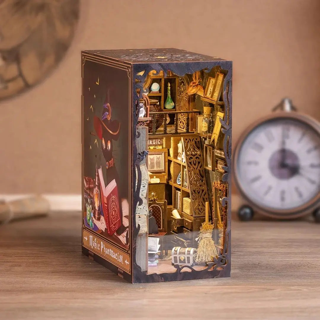 Book Nook Le Pharmacien Magique