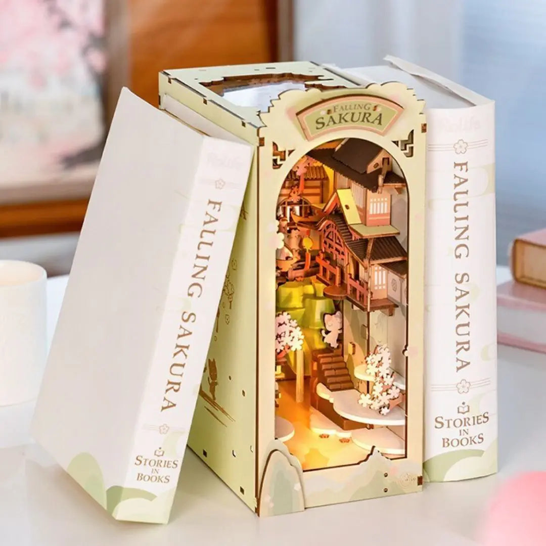 Book Nook Sakura en Bois avec Lumière LED - SakuraDream