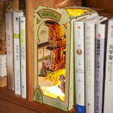 Book Nook Sakura en Bois avec Lumière LED - SakuraDream