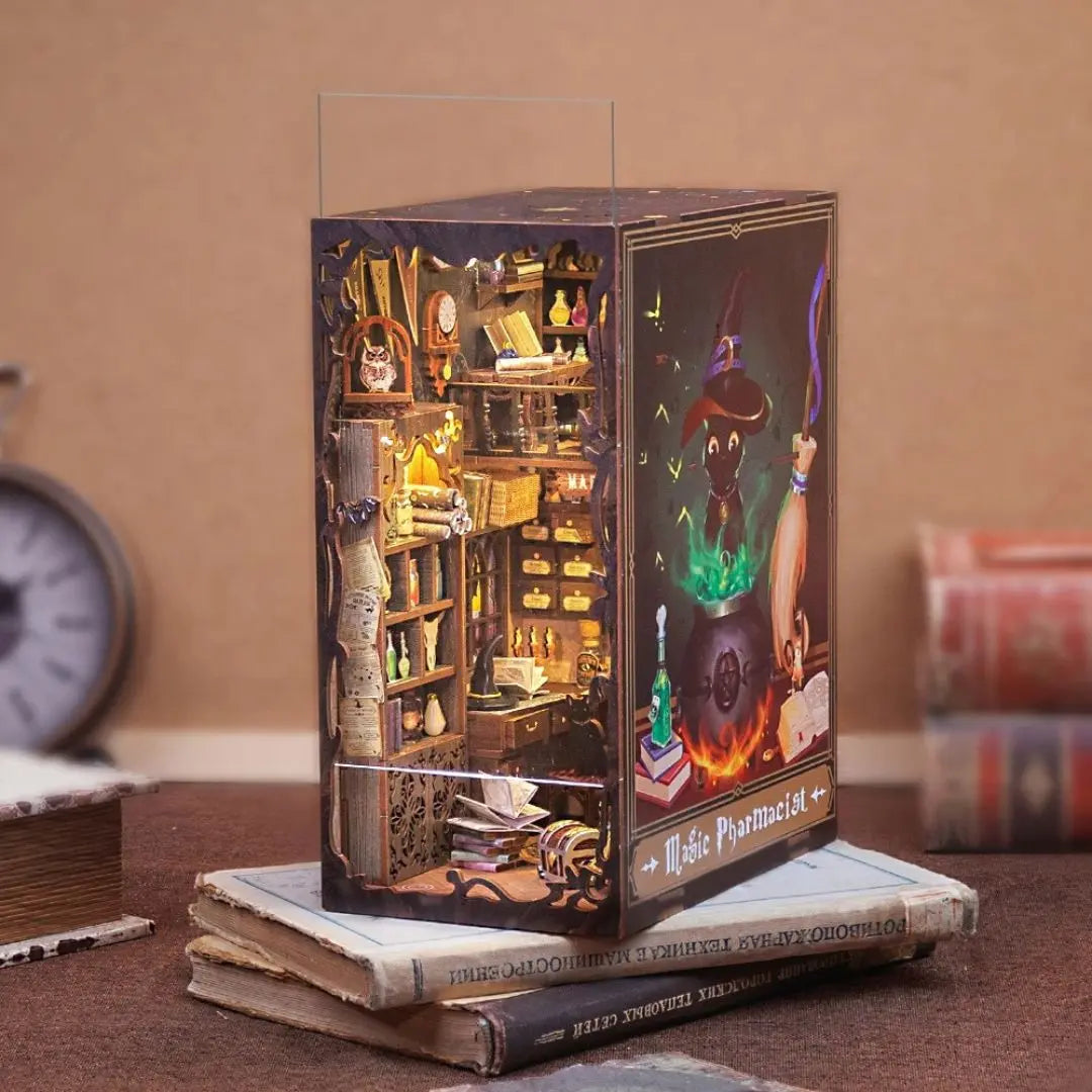 Book Nook Le Pharmacien Magique