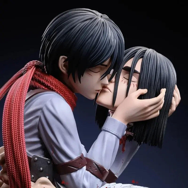 Figurine Scène Finale Mikasa embrasse Eren Shingeki No Kyojin