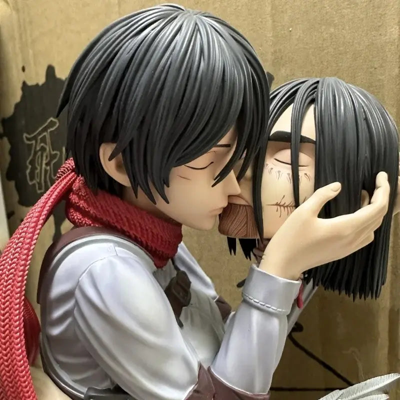 Figurine Scène Finale Mikasa embrasse Eren Shingeki No Kyojin