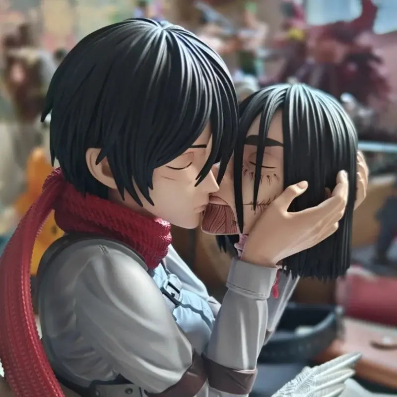 Figurine Scène Finale Mikasa embrasse Eren Shingeki No Kyojin