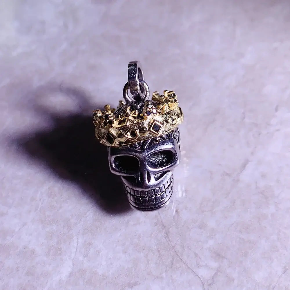 Pendentif Tête de mort Couronnée