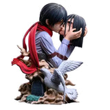 Figurine Scène Finale Mikasa embrasse Eren Shingeki No Kyojin